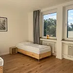 Apartment T&k - - 3 With Private Parking 7min Fair And Airport Dus