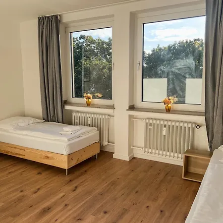 T&k - - 3 With Private Parking 7min Fair And Airport Dus * Dusseldorf